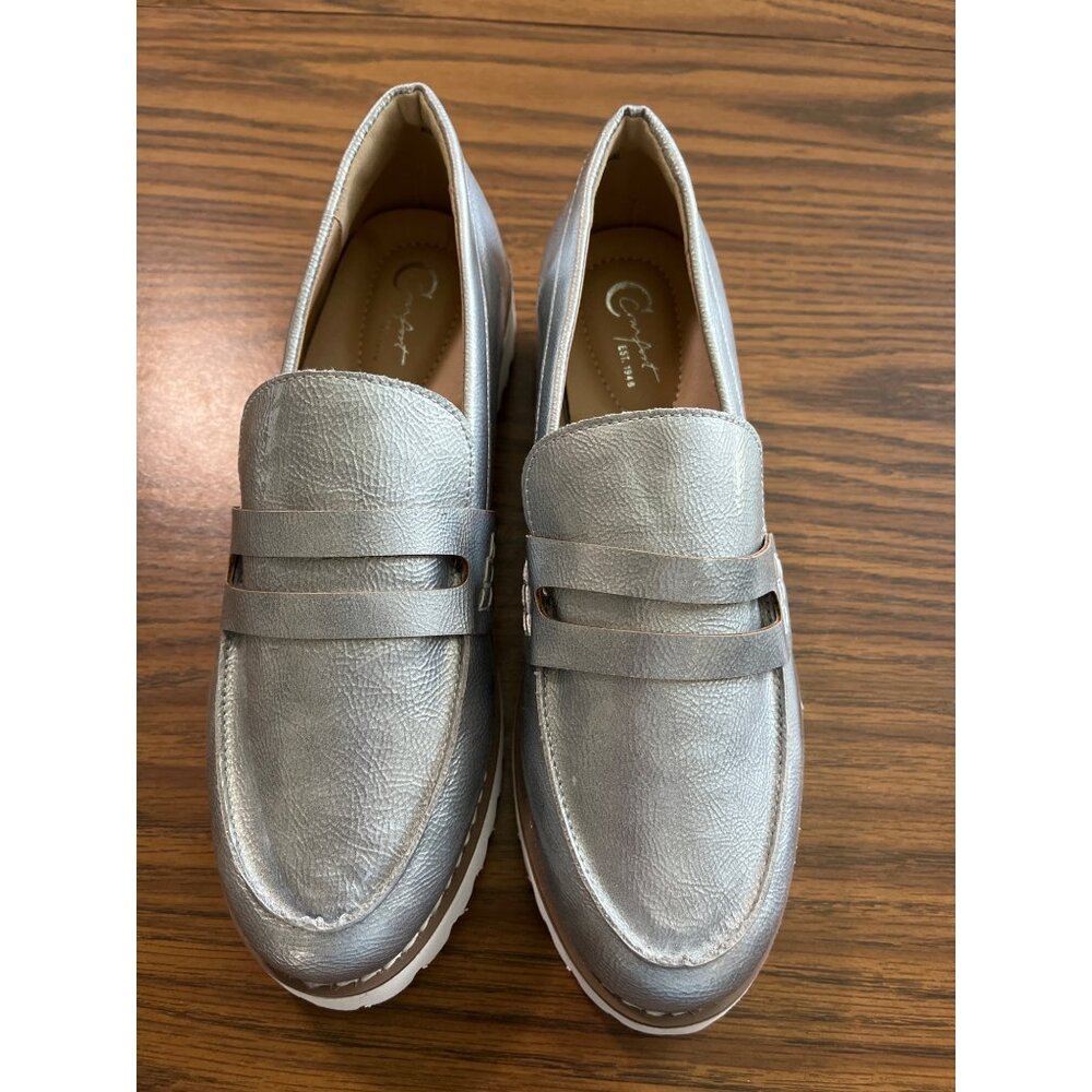 Comfort silver slip on loafers with white sole size 8